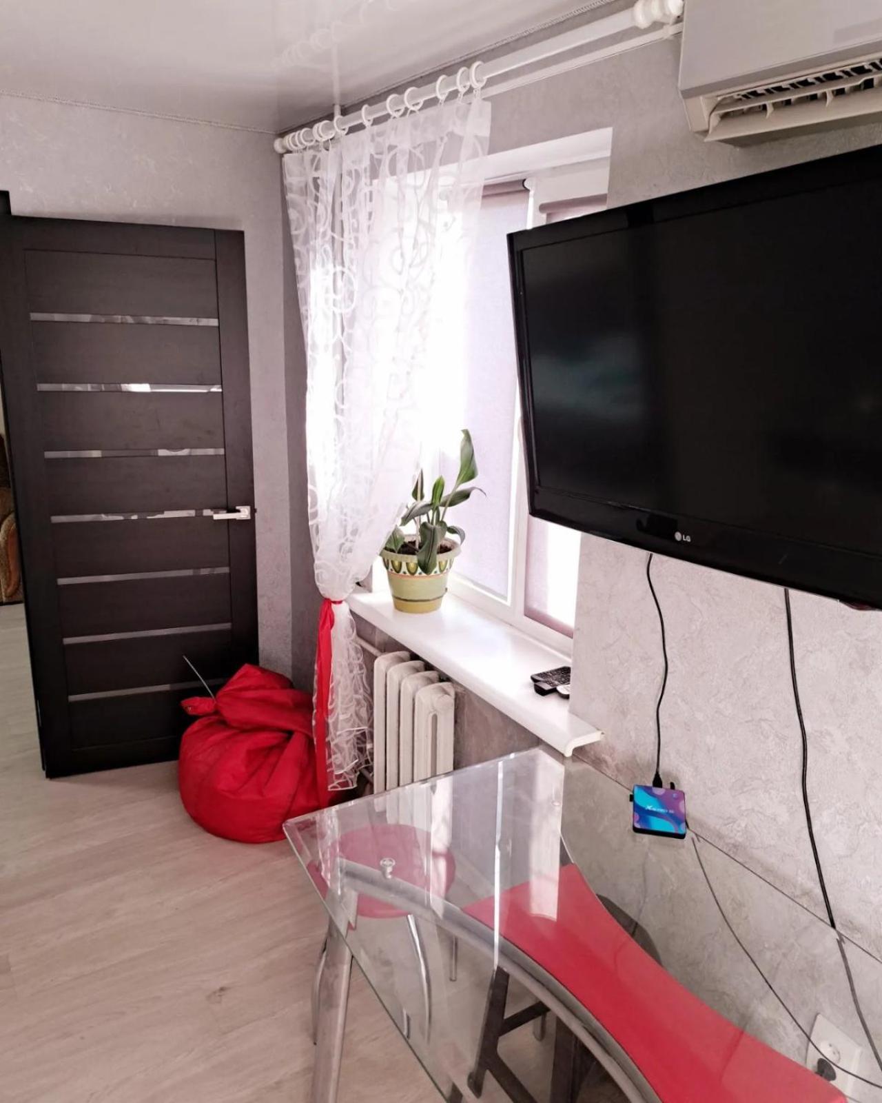 Студия 2 Комнаты В Центре Города Krivoy Rog Bagian luar foto